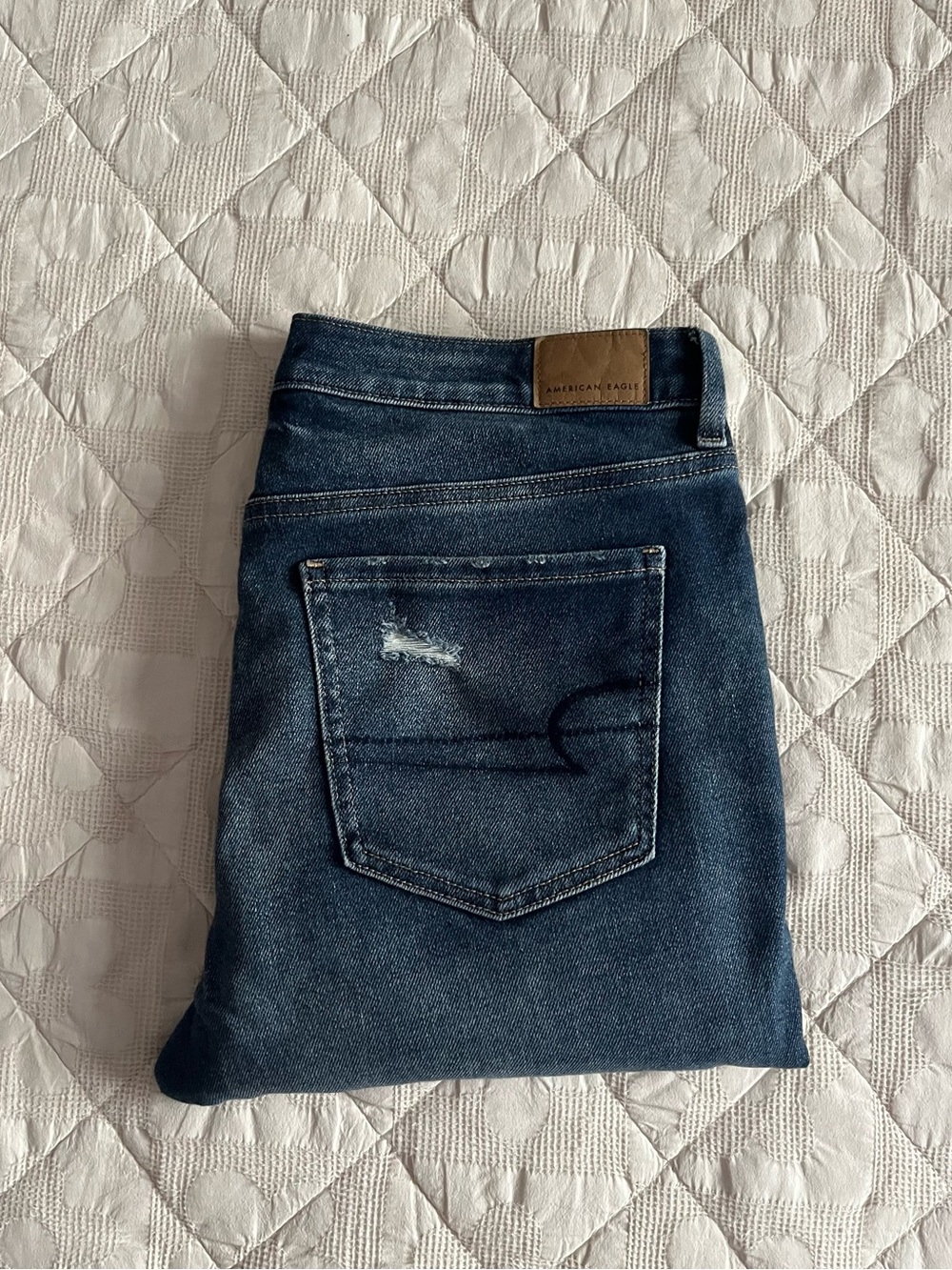 American Eagle Tomgirl Dark Blue Distressed Jeans Size 8 - Picture 2 of 9